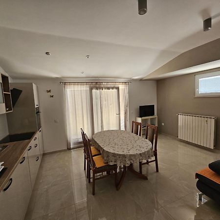 Filip Apartment Omiš Екстериор снимка